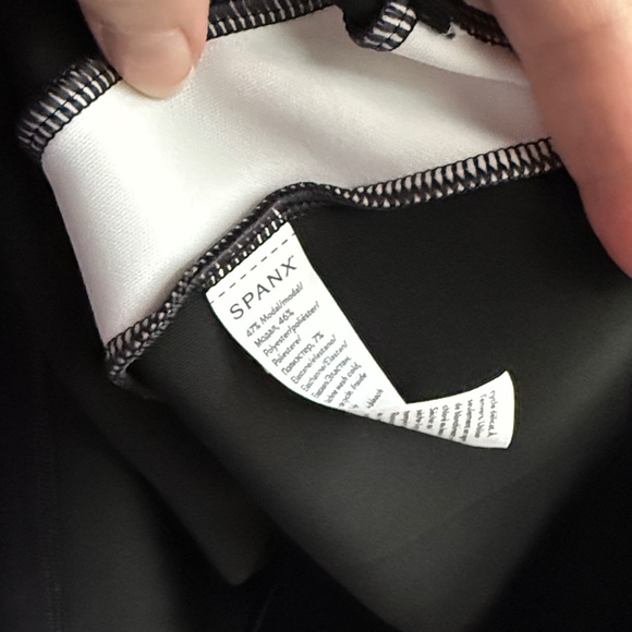 Spanx Air Essentials Black and White Dress - Picture 6 of 8